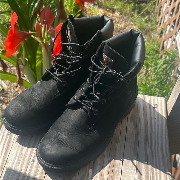 Timberland Black Leather Boots Durable Ankle-High Design - Picture 1 of 6